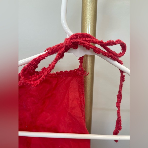 Kimchi Blue Red Halter tie crochet crop top, size small - Picture 6 of 7